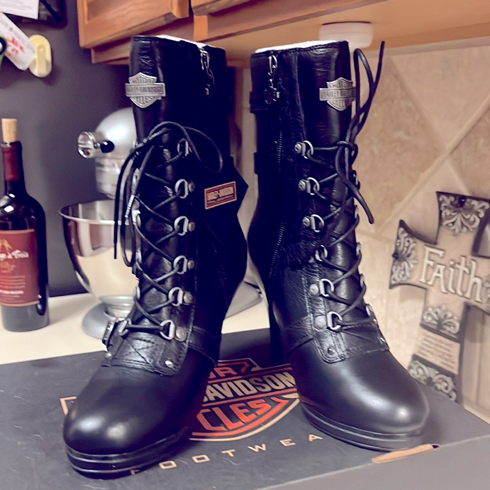 COPY - Womens Harley Davidson high heeled boots size 6